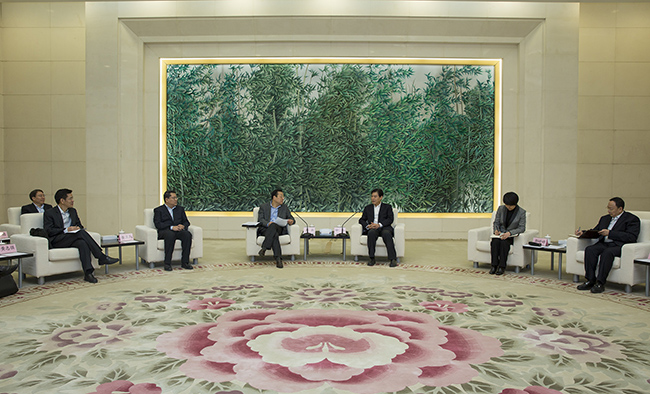 中国信保与商务部签署《关于建立合作机制的框架协议》