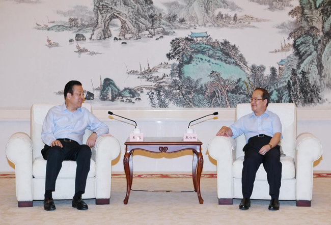 王毅董事长出席中国信保与广西自治区政府深化合作签约暨广西分公司成立仪式