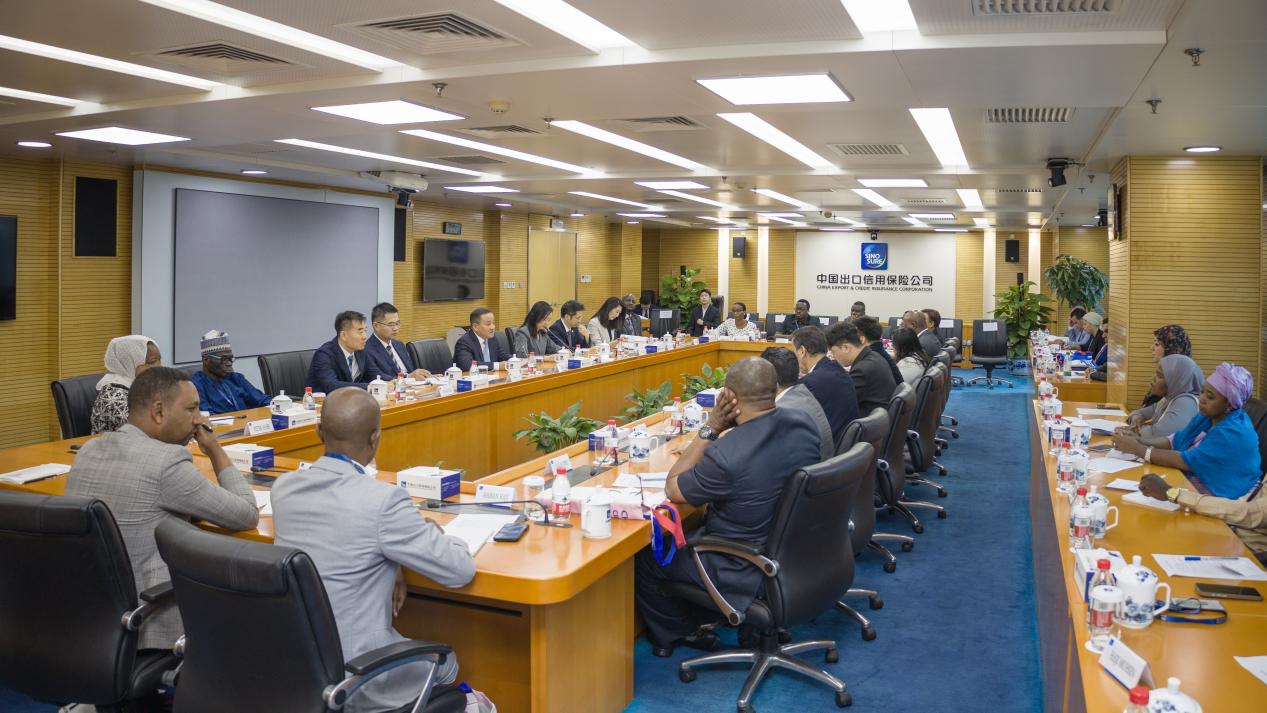 中国信保圆满完成“2025年非洲出口信用机构能力建设研修班”系列工作